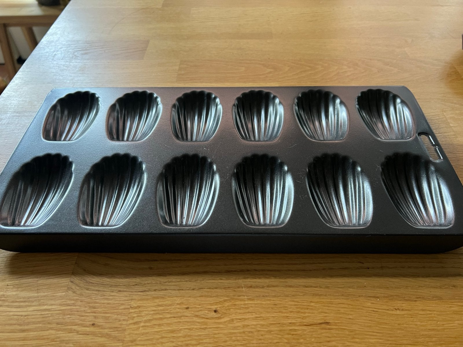 Madeleine bakvorm voor 12 stuks, Overige typen, Ophalen of Verzenden, Zo goed als nieuw, Zwart