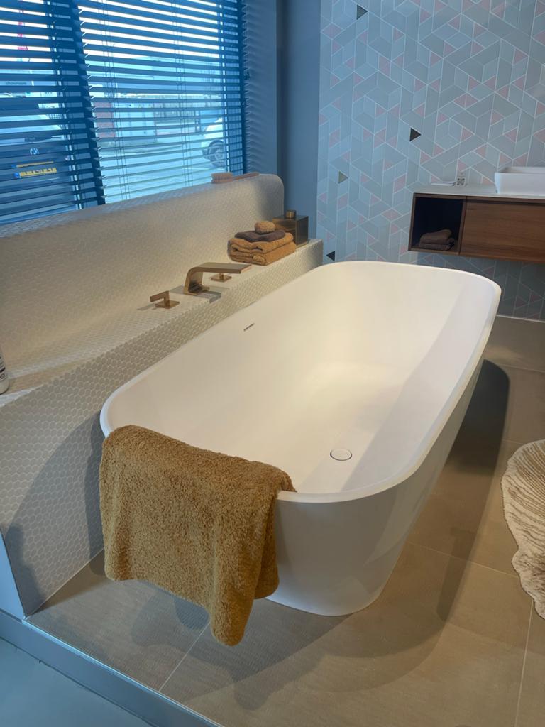 Luxe Vrijstaand bad Tortu Cristalplant Metropol - Nieuw, Ophalen, Nieuw, Met bad