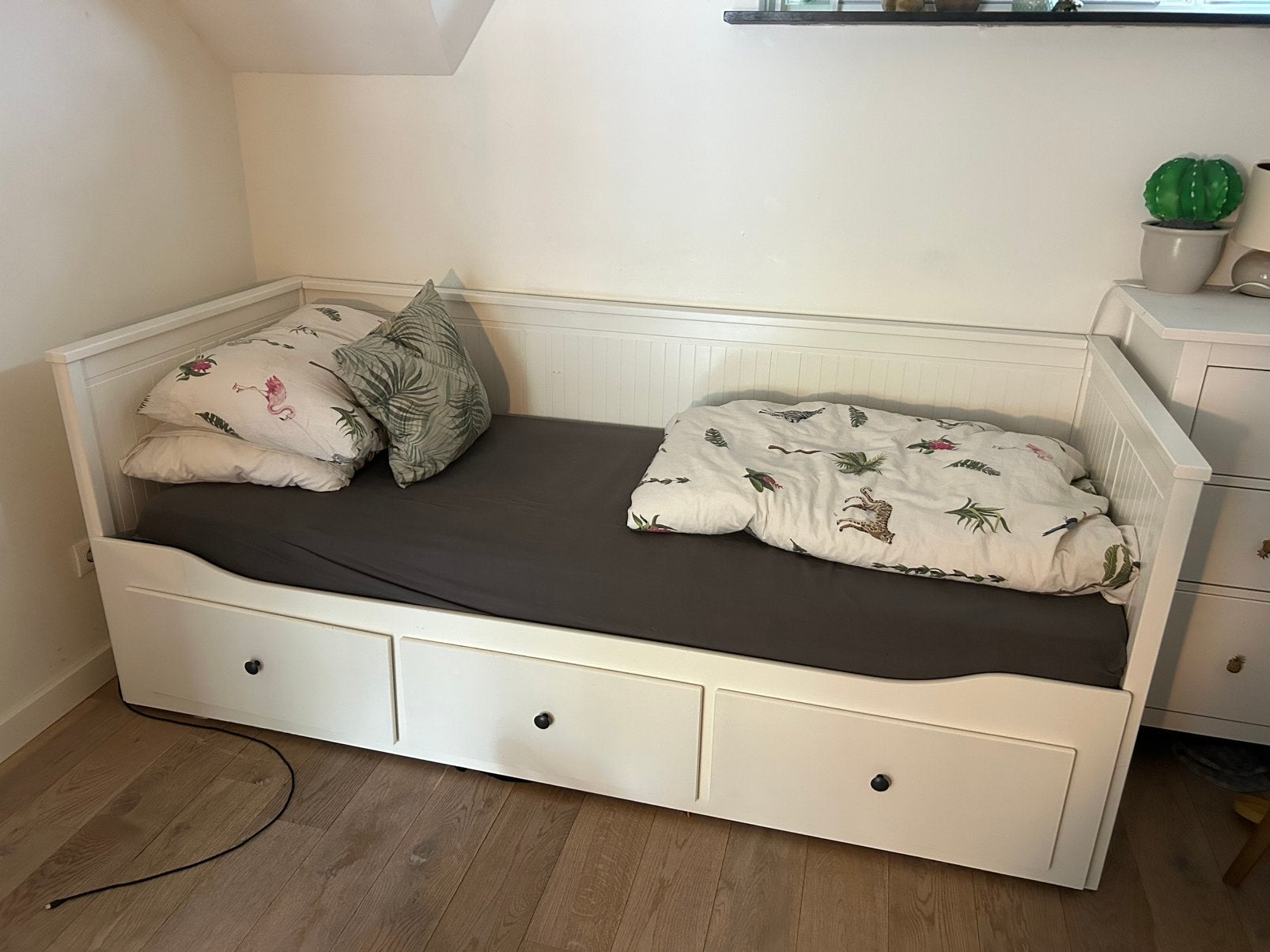 Hemnes bedbank bed uitschuifbaar Ikea wit., Huis en Inrichting, Slaapkamer | Bedden, Eenpersoons, Wit, Ophalen of Verzenden, 80 cm