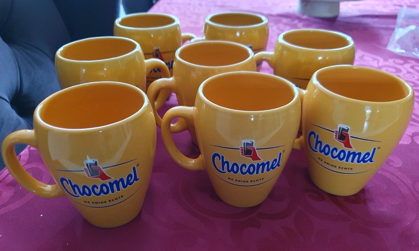 8x Chocomel mokken, Overige typen, Geel, Ophalen of Verzenden, Zo goed als nieuw