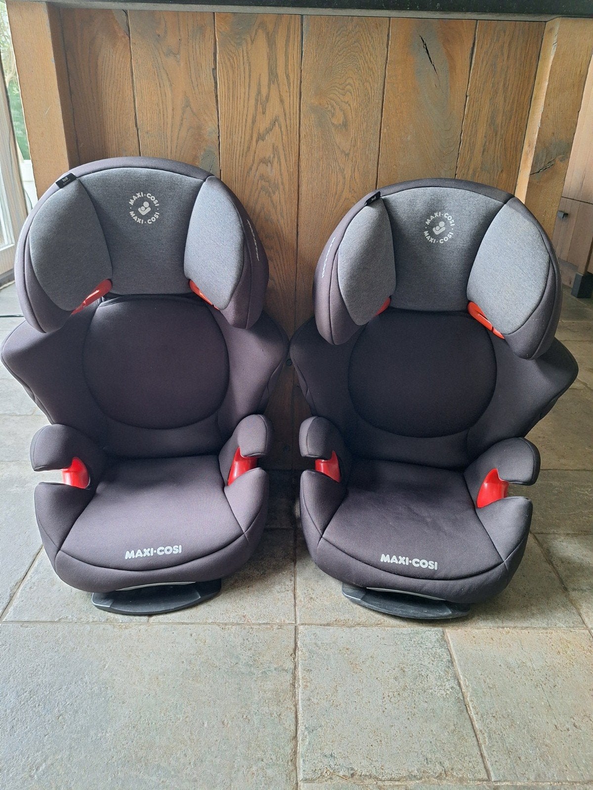 2 Autostoelen Maxi Cosi Rodi AirProtect voor €50,-, Kinderen en Baby's, Autogordel, 15 t/m 36 kg, Slaapstand, Ophalen of Verzenden