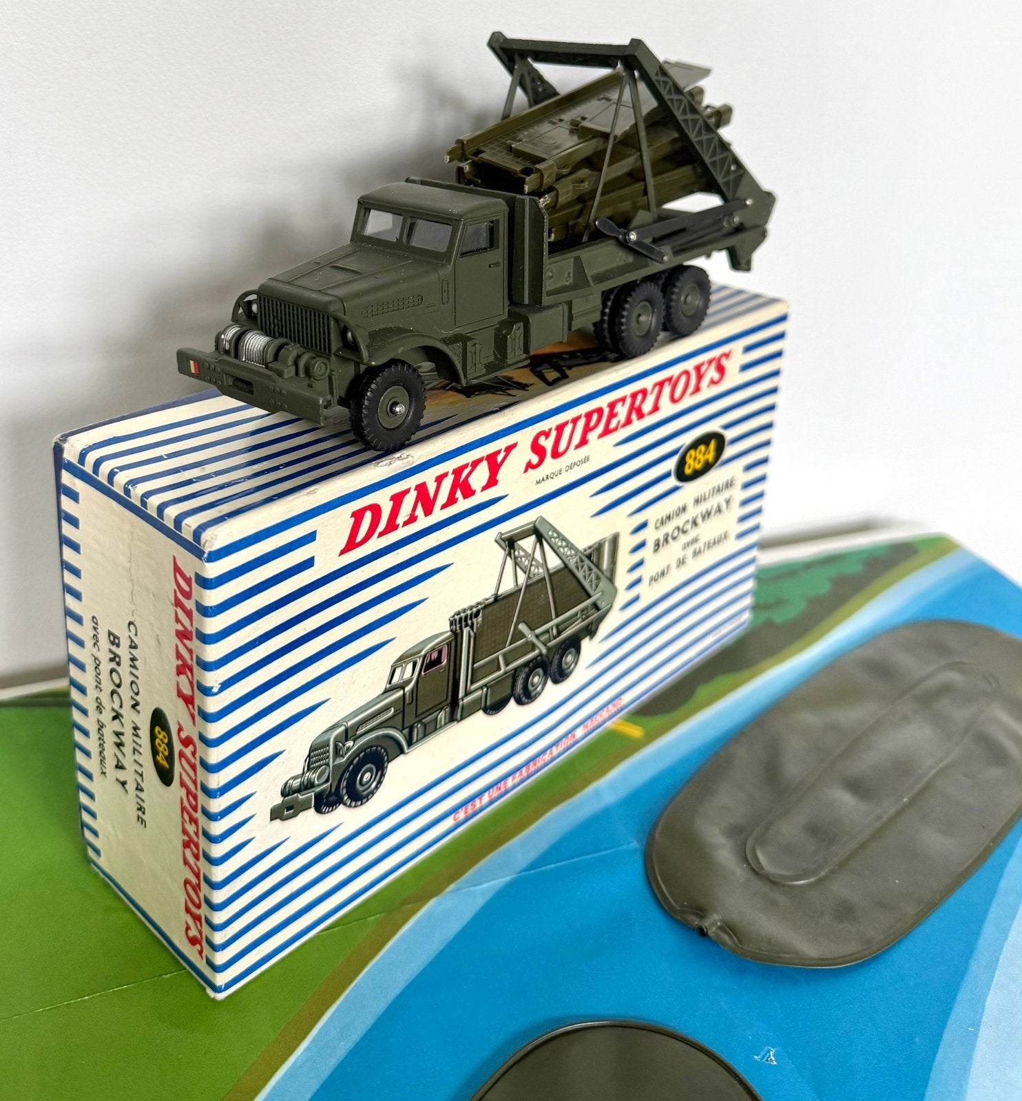 Dinky Toys 884 WW2 GMC Brockway in originele doos, Verzenden, Gebruikt, Bus of Vrachtwagen, Dinky Toys