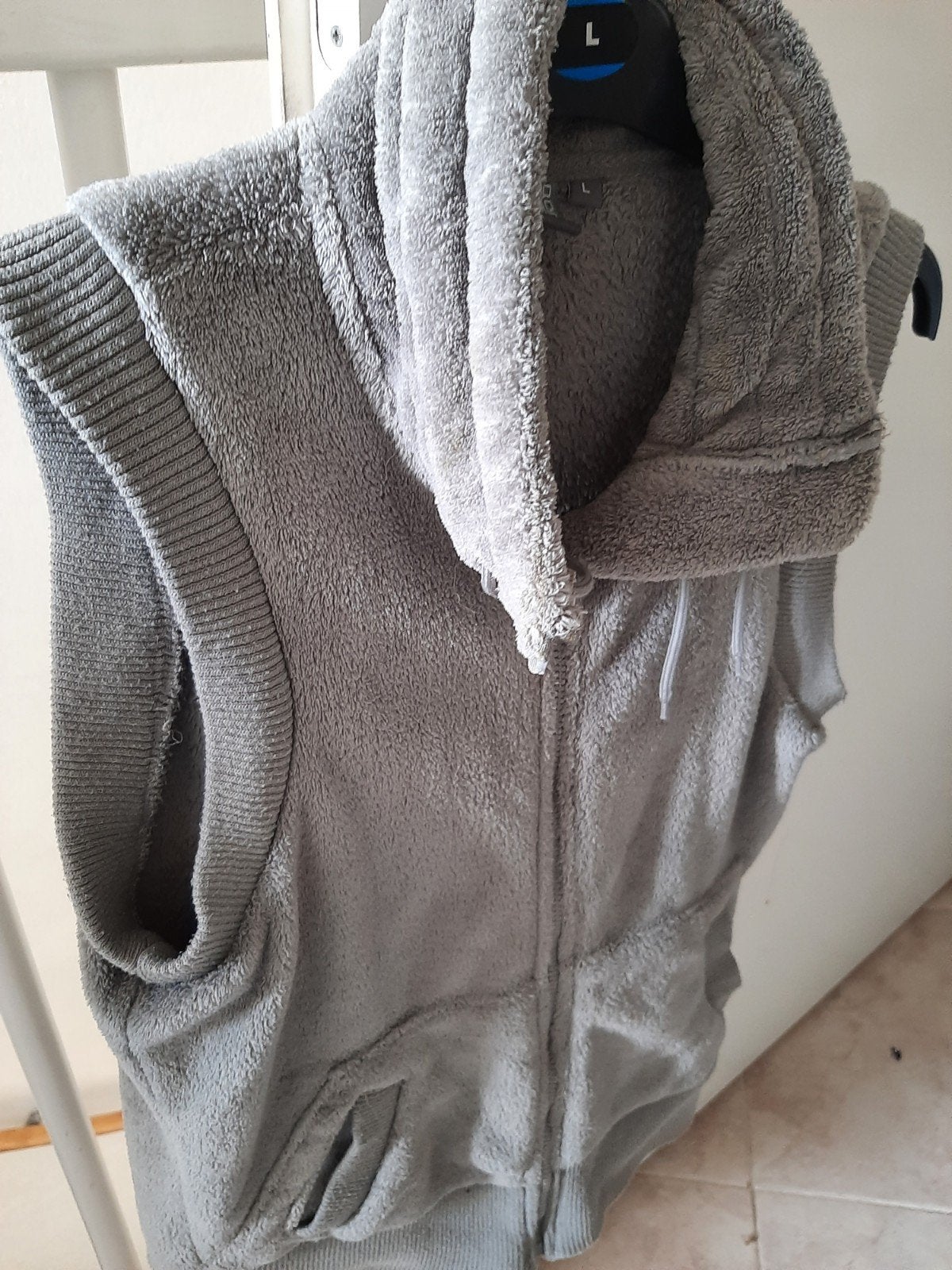 Grijze mouwloze hoodie met rits, Kleding | Dames, Maat 42/44 (L), Ophalen of Verzenden, Onbekend, Grijs