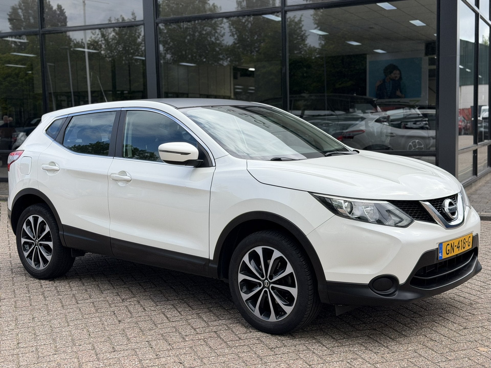 Nissan QASHQAI 116pk Visia Trekhaak|Airco|Cruise (bj 2015), Voorwielaandrijving, Stof, Gebruikt, 4 cilinders