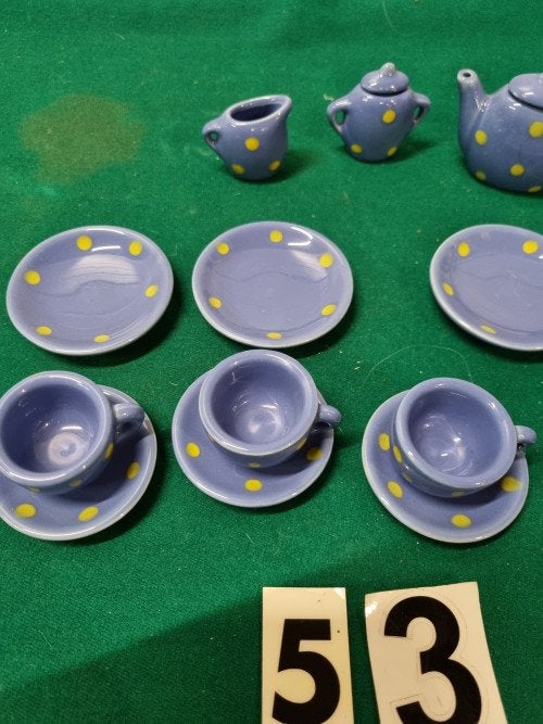 mini servies paars met gele stippen, Ophalen of Verzenden
