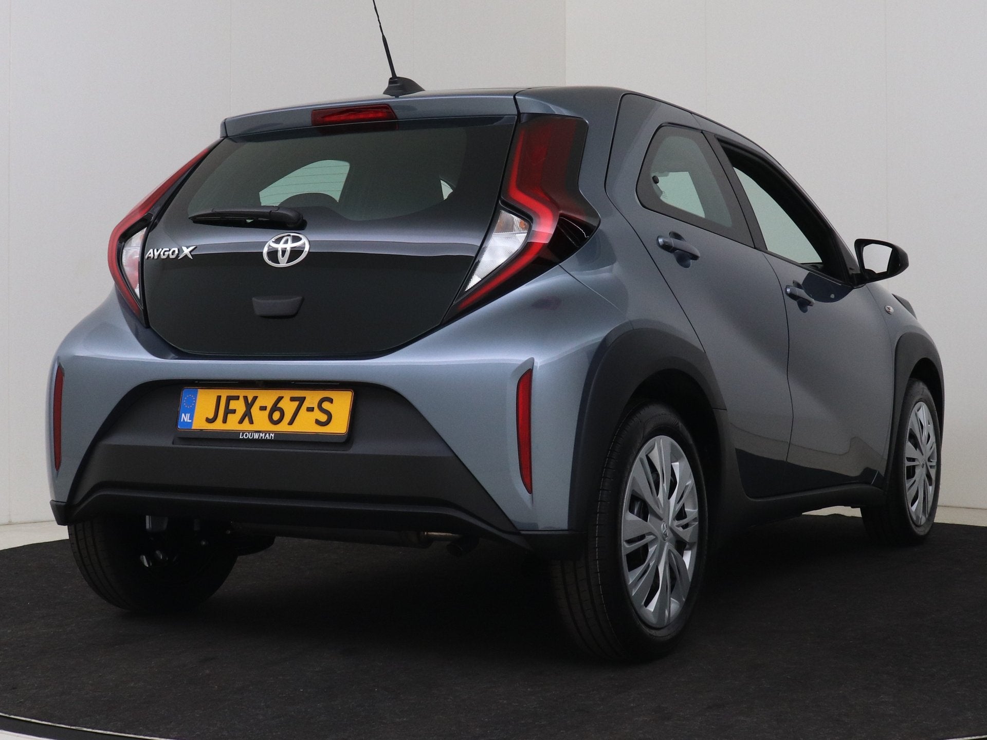 Toyota Aygo X 1.0 VVT-i MT Play (bj 2025), Auto's, 12 maanden, Stof, Euro 6, 920 kg