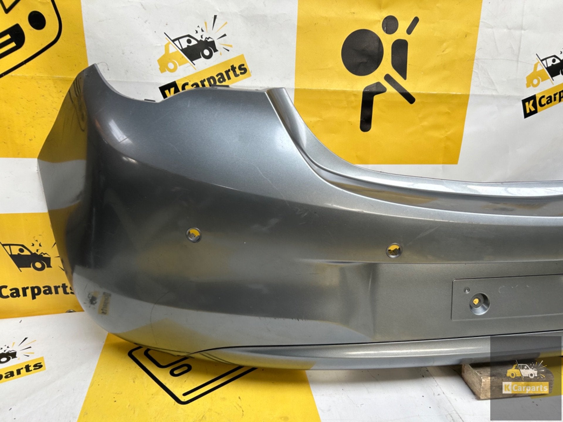 OPEL CORSA E Achterbumper 2014-2019 39002839 bumper 4xPDC, Info@fabrikant.eu, Fabrikantstraat 1
1000 AA  Amsterdam, NL, Opel, Ophalen of Verzenden