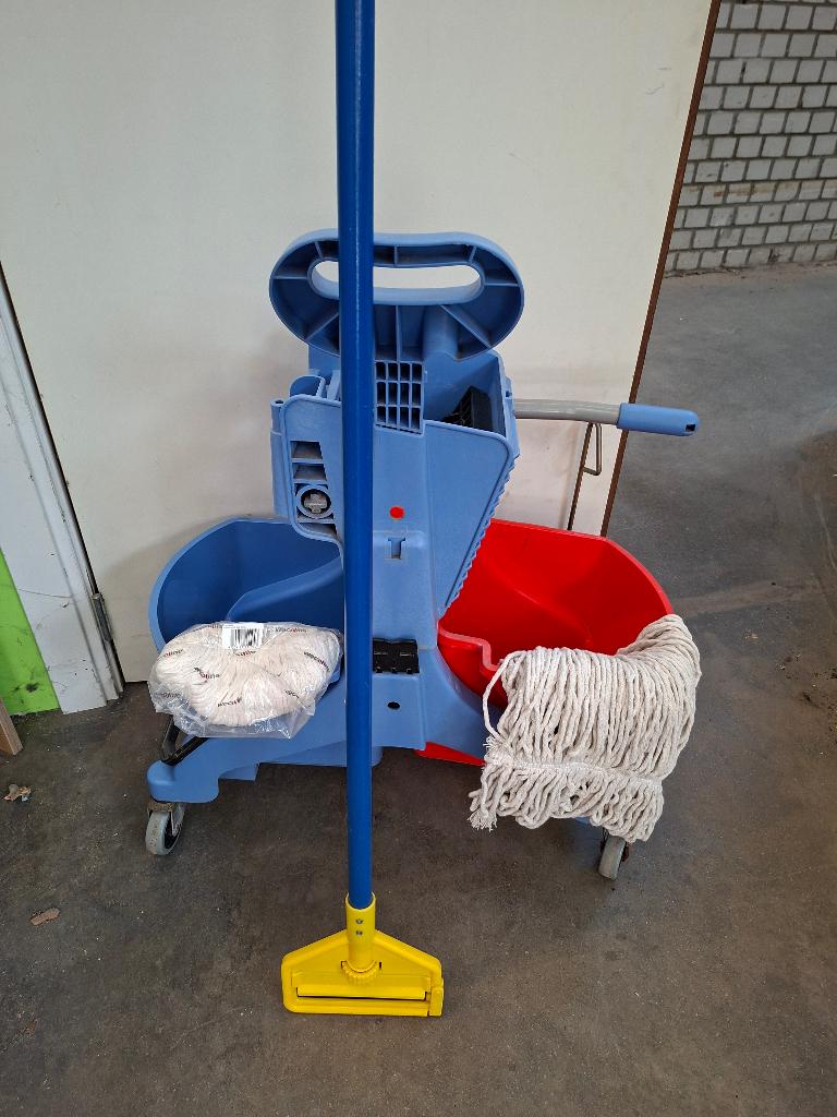 Numatic mopsysteem met 2 nieuwe moppen, Ophalen, Dweilemmer, -bak, of -wagen