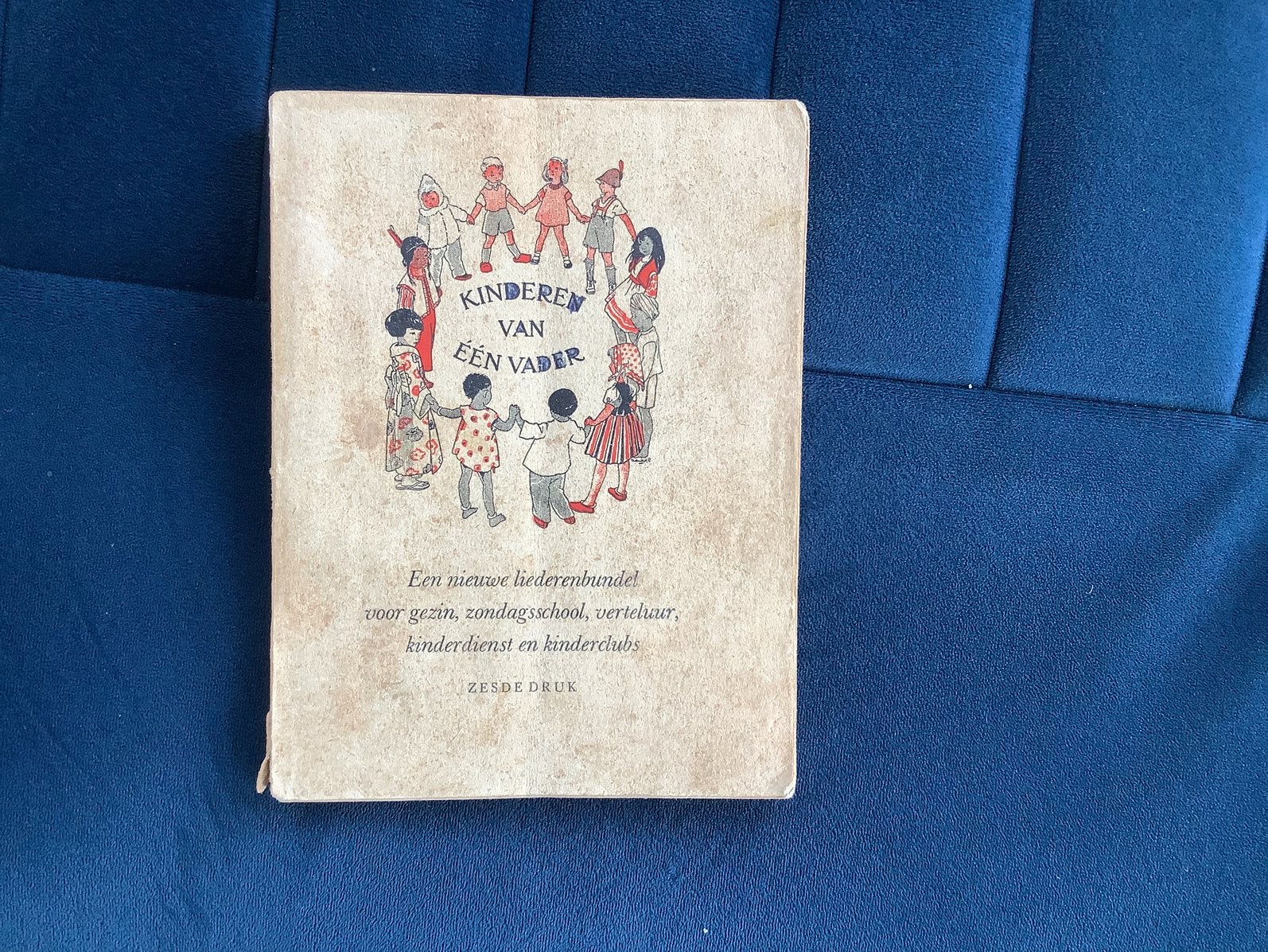 Kinderen van één vader - liederenbundel, Ophalen of Verzenden, Gelezen, Christendom | Katholiek