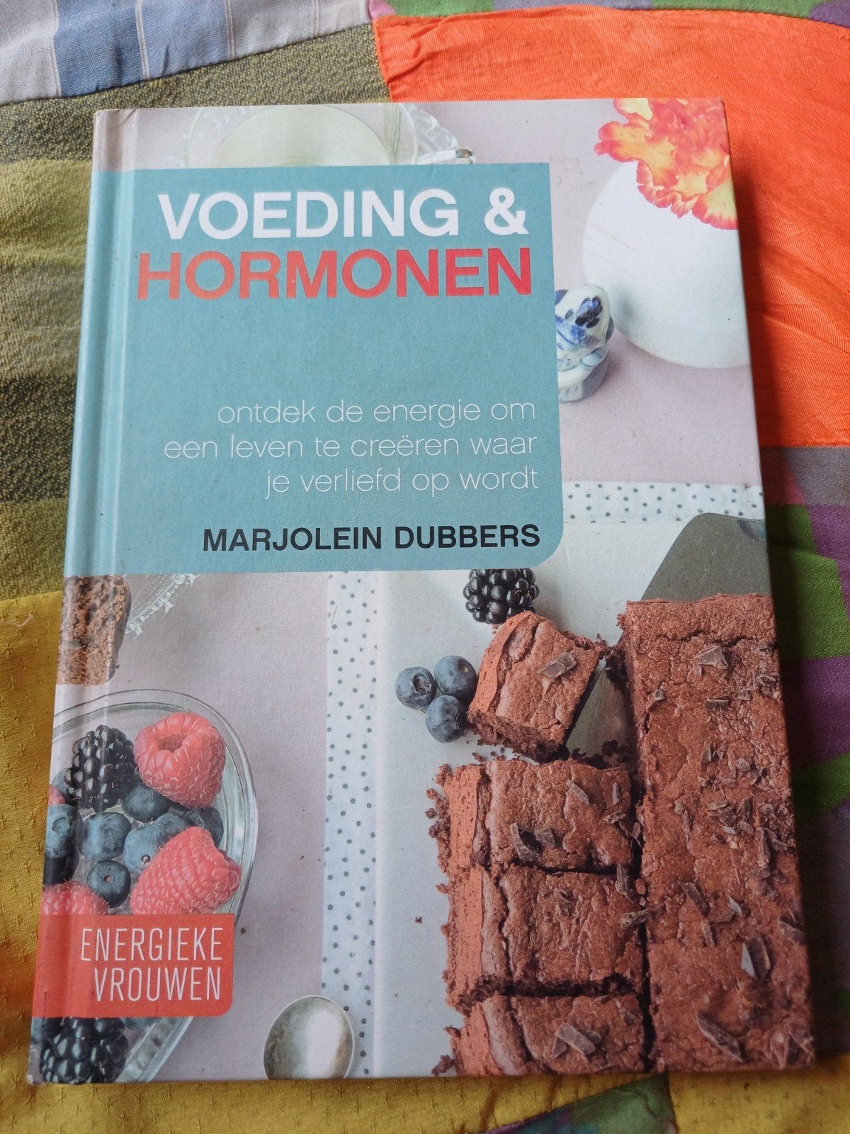 Eet Meer Energie / Voeding & Hormonen - Marjolein Dubbers, Boeken, Ophalen of Verzenden, Gelezen, Dieet en Voeding, Marjolein Dubbers