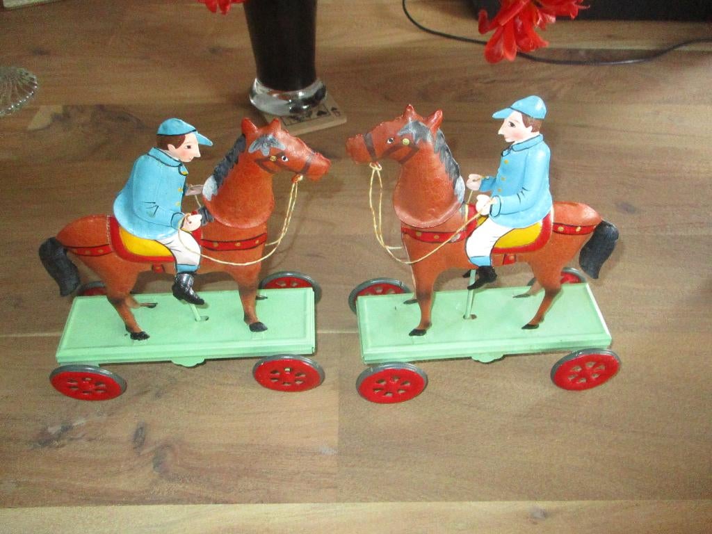 Twee paarden speelgoed het is Antiek look ., Ophalen of Verzenden