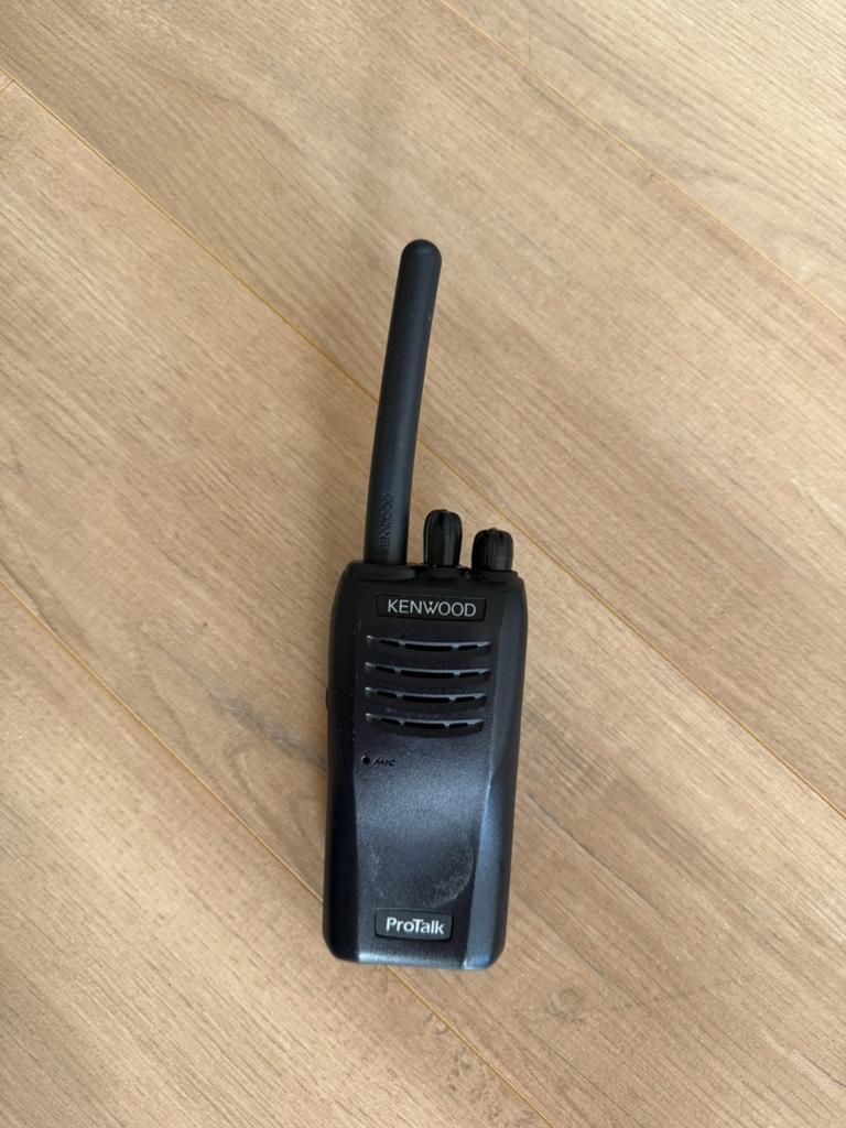 Kenwood tk 3501 portofoon zgan!, 5 tot 15 km, Ophalen of Verzenden, Zo goed als nieuw, Portofoon of Walkie-talkie