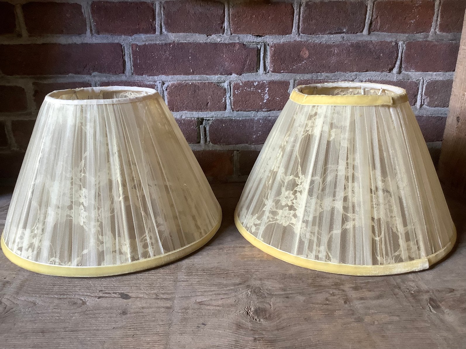 Brocante lampenkappen met kant aan de binnenkant, Ophalen of Verzenden, Gebruikt, Rond