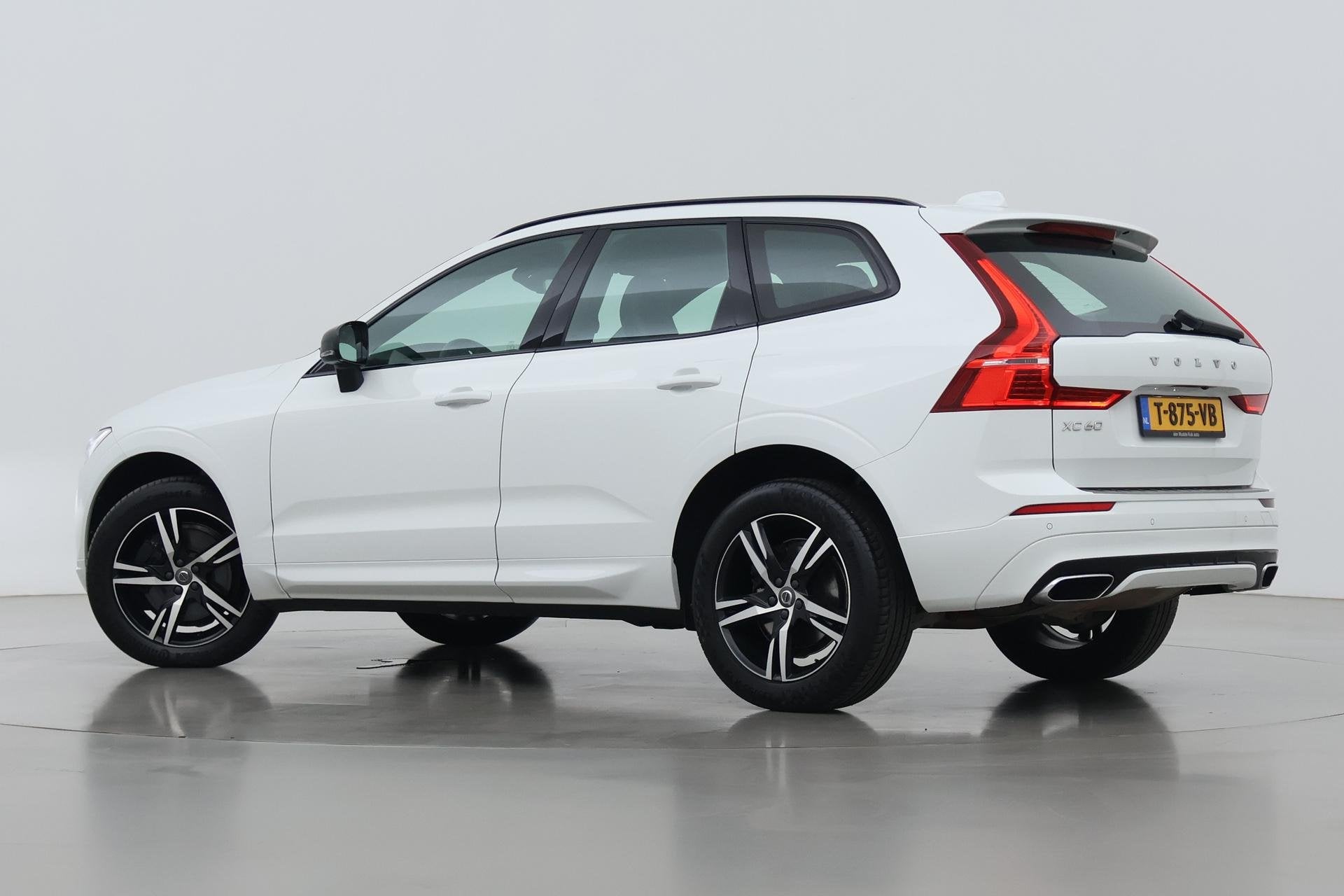 Volvo XC60 T4 R-Design | Camera | BLIS | Elektrische Achterk, Auto's, Volvo, Gebruikt, Euro 6, 1969 cc, Wit