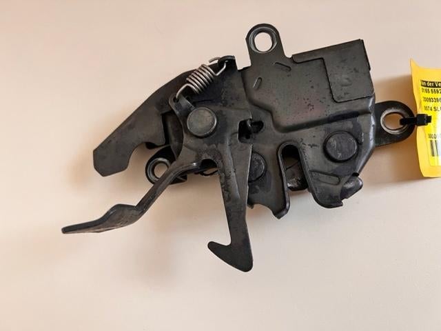 Mechaniek motorkap slot Toyota Corolla bouwjaar 1997-2002, Voor, Ophalen of Verzenden, Toyota, Motorkap