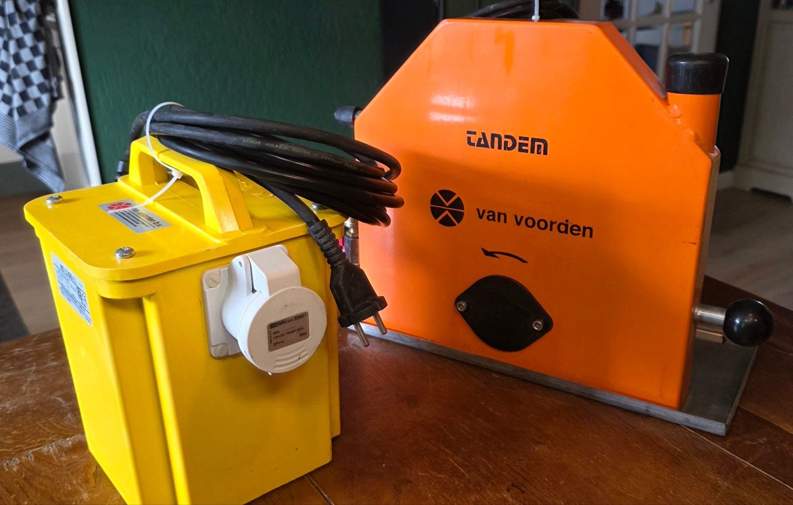 Tandem van Voorden Handzaagmachine met Waterkoeling en Trafo, Ophalen, Gebruikt, 70 mm of meer, Overige typen