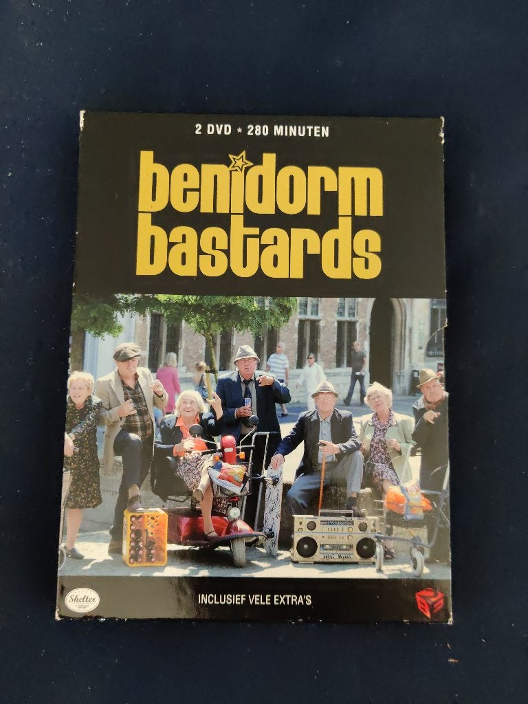 Benidorm Bastards - 2 DVD - 280 Minuten, Cd's en Dvd's, Alle leeftijden, Ophalen of Verzenden, Zo goed als nieuw