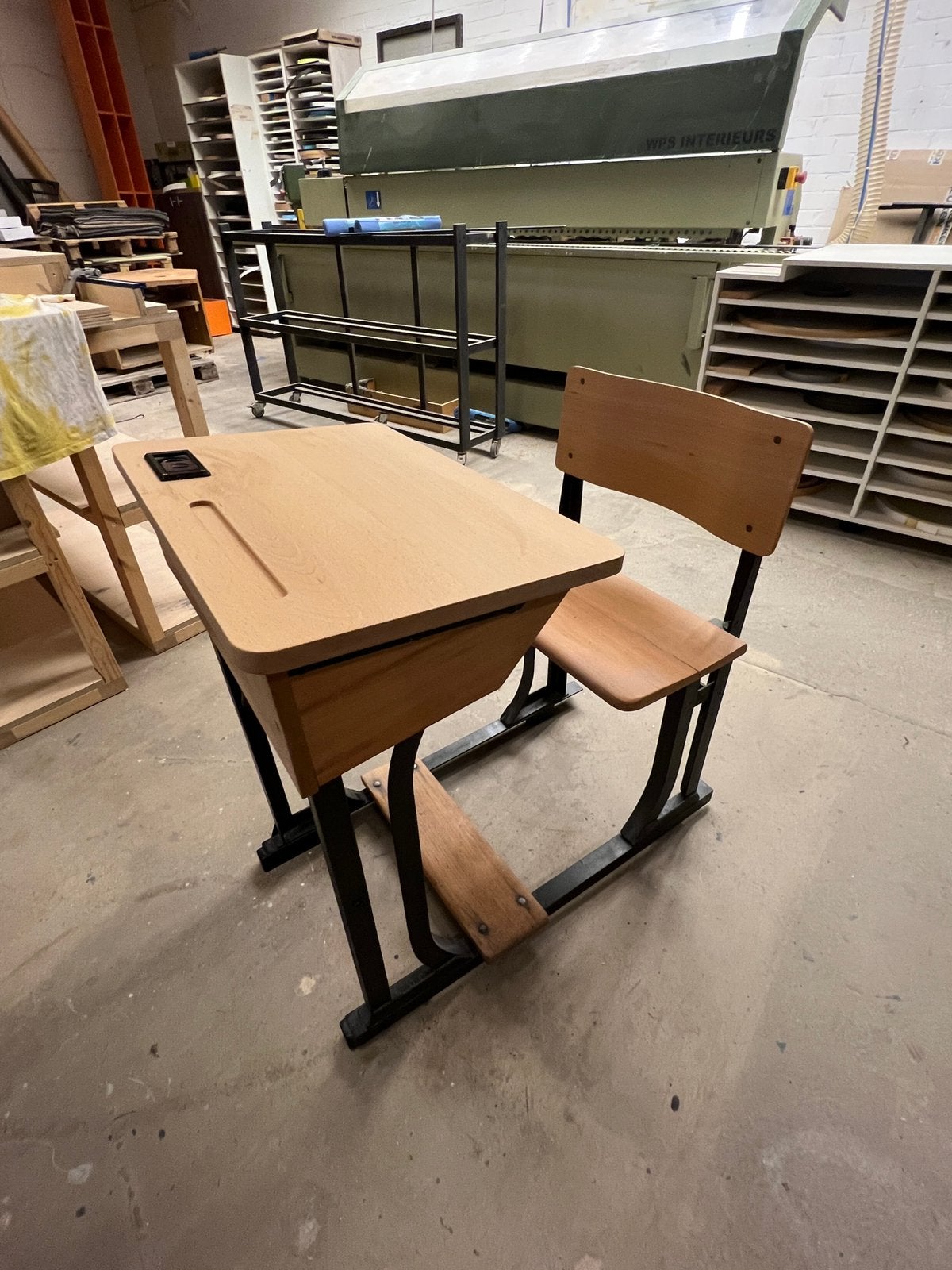 Opgeknapte lessenaar - schoolbank, Ophalen of Verzenden, Gebruikt