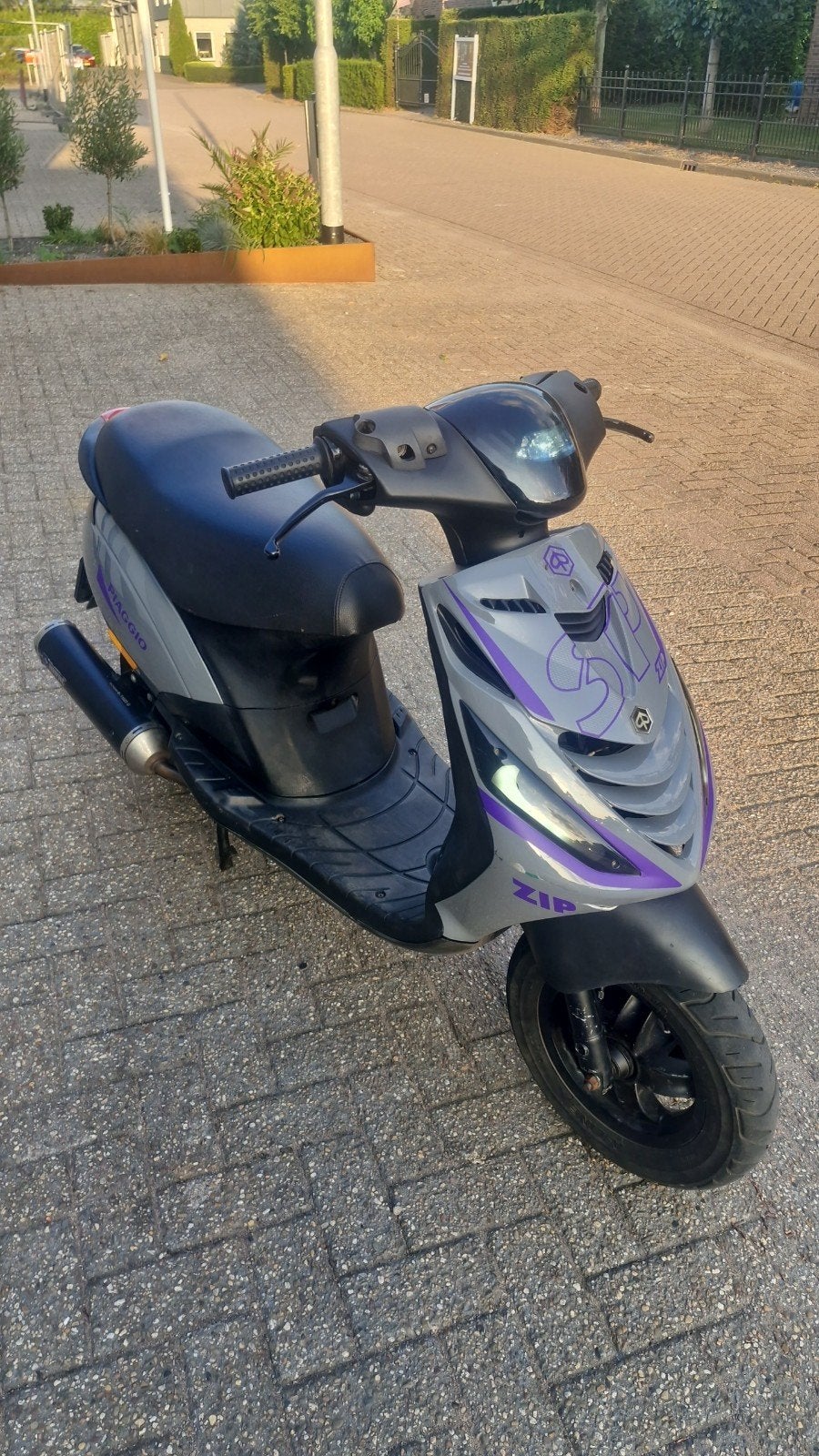 zip 4t, Fietsen en Brommers, Scooters | Piaggio, Ophalen of Verzenden, Zo goed als nieuw, Tweetakt, Zip