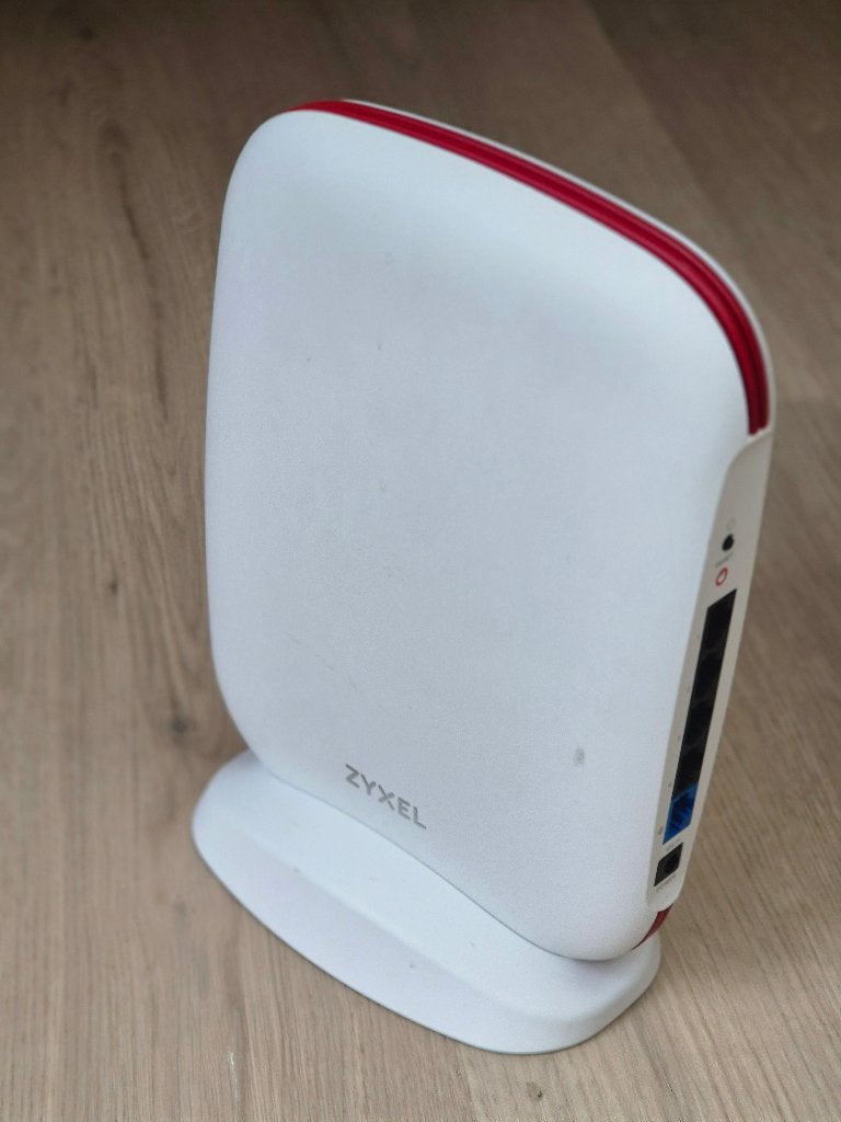 Zyxel SCR50AXE met OpenWrt v25.12.5 (WiFi 6E), Computers en Software, Ophalen of Verzenden, Zo goed als nieuw, Router, ZyXEL