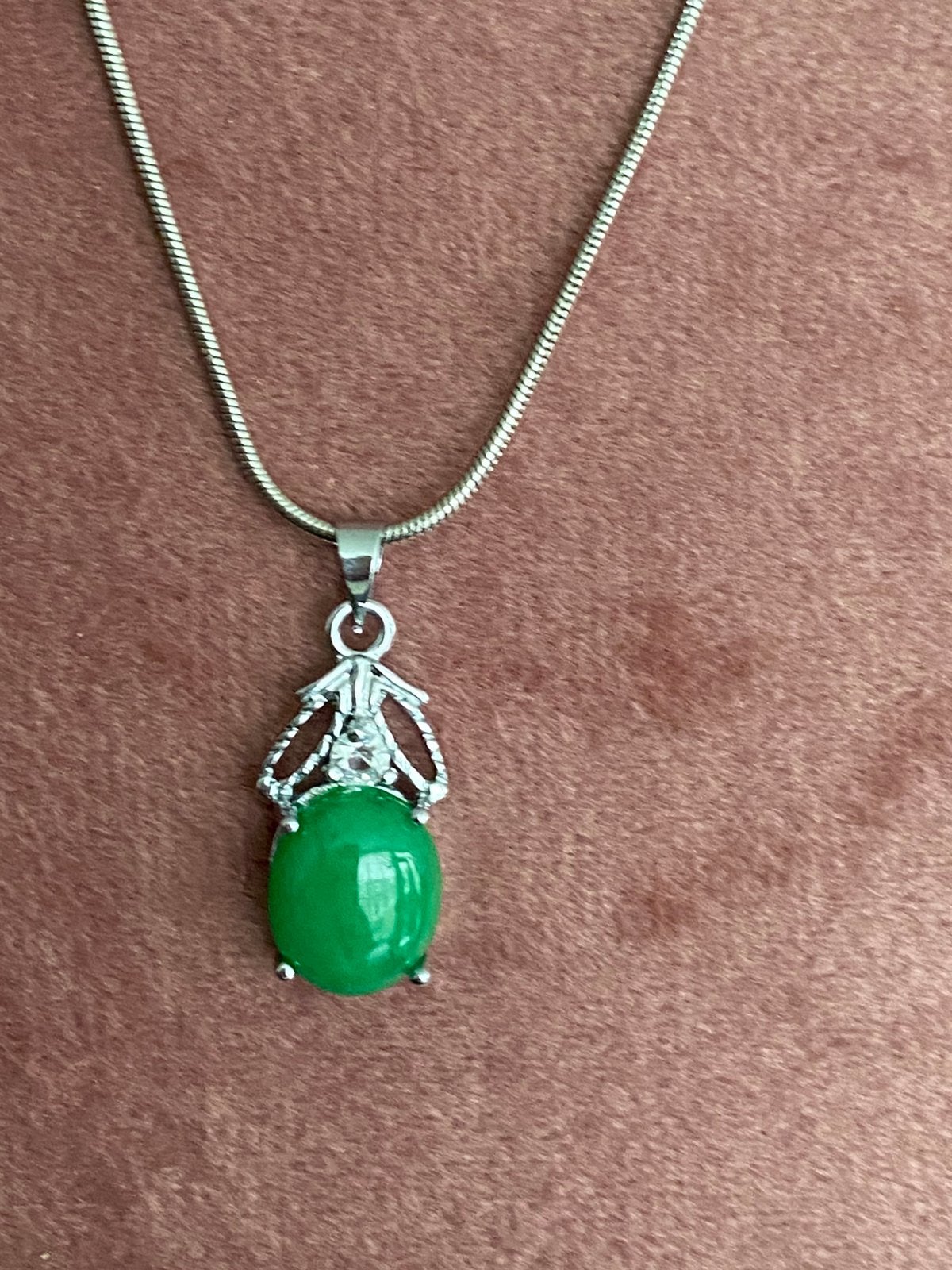 Kgp 18k goud vergulde ketting met groene jade hanger, Ophalen of Verzenden, Zo goed als nieuw, Goud
