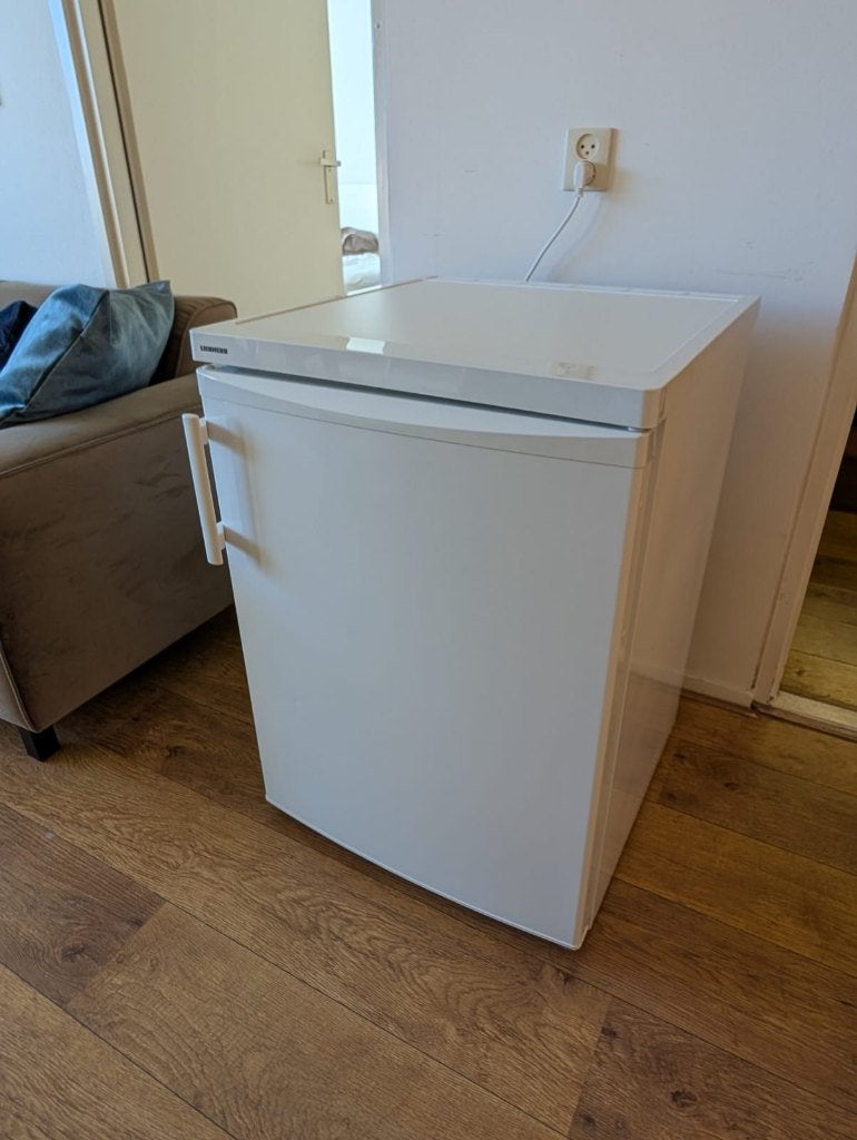 Liebherr koelkast met vriesvak, 60 cm of meer, 100 tot 150 liter, Zo goed als nieuw, Met vriesvak