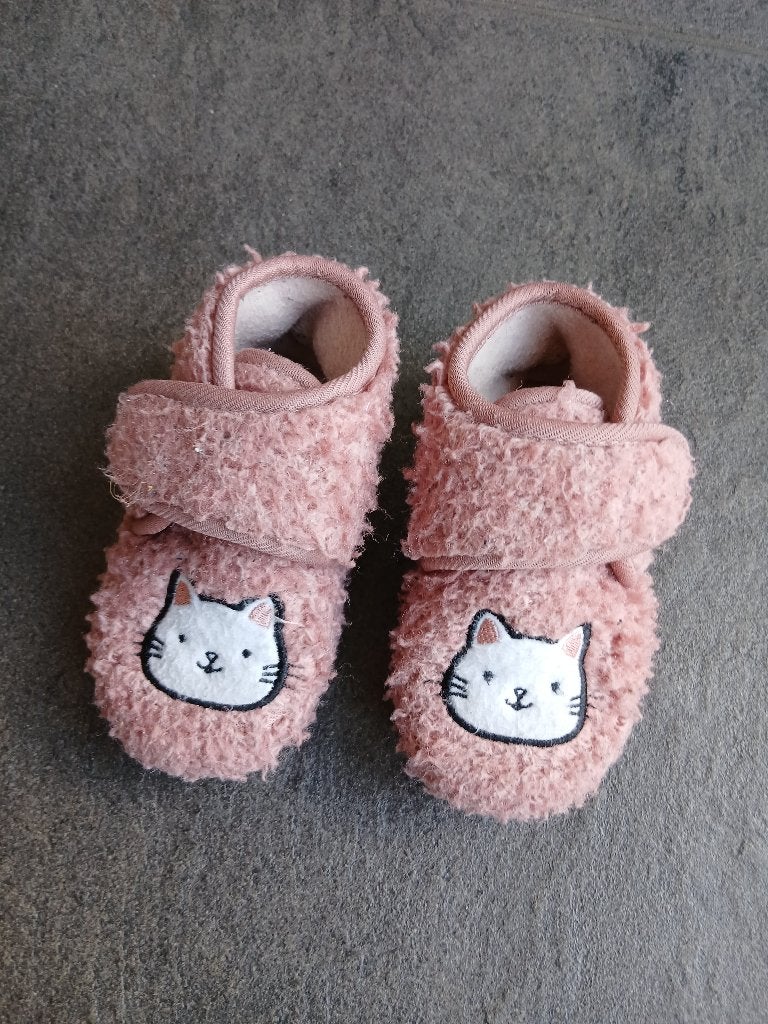 Pantoffels maat 22, Kinderen en Baby's, Ophalen, Gebruikt, Meisje, Overige typen