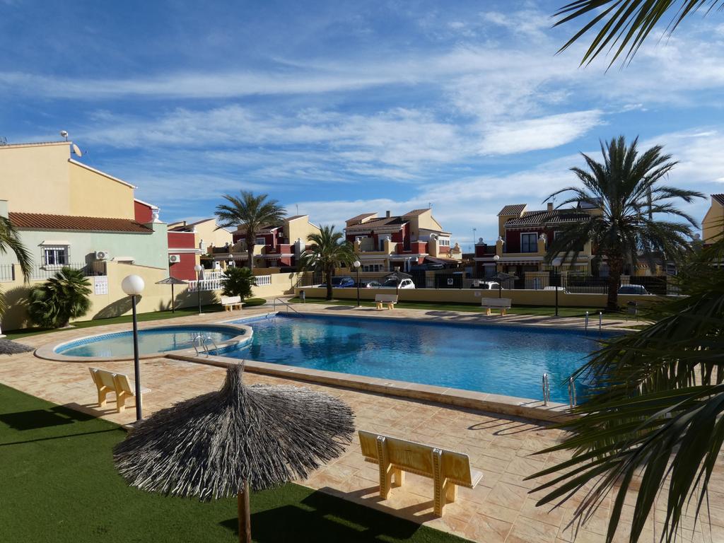 Torrevieja. Ruim modern app 2 slaapkamers, last minute mei, 2 slaapkamers, Costa Blanca, Appartement, Overige
