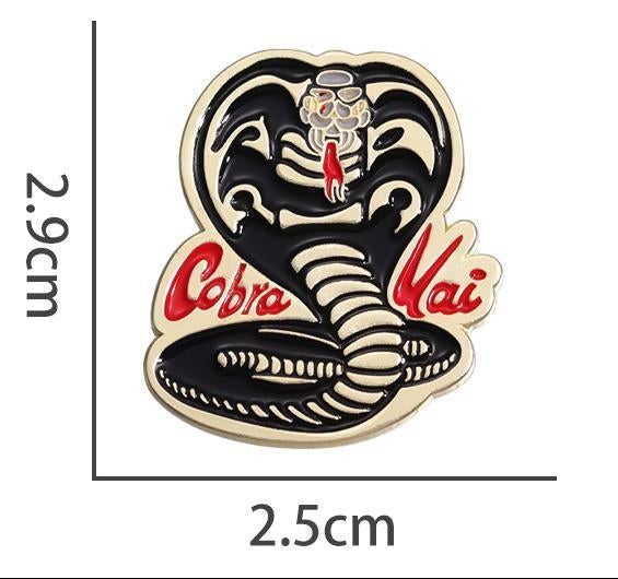 Pracht COBRA KAI : KARATE KID Enamel Pin Broche, Verzamelen, Verzenden, Nieuw, Foto of Kaart