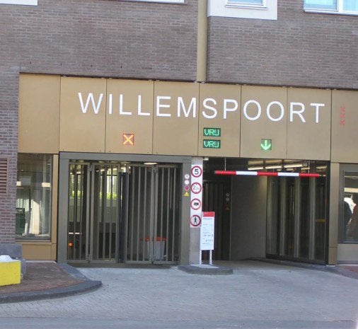 Parking space for rent in secured garage amsterdam center, Amsterdam