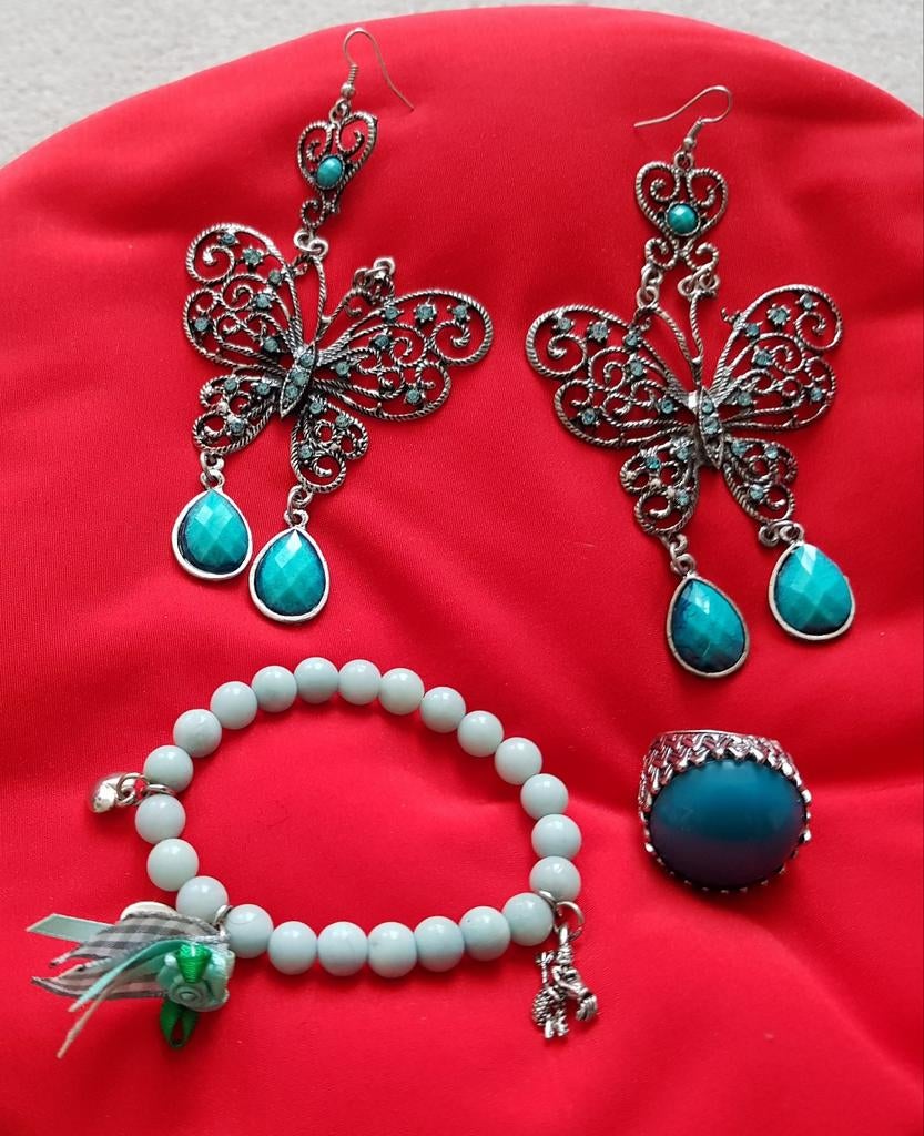 Sieraden setje blauw van vlinder oorbellen armband ring, Verzenden, Zo goed als nieuw