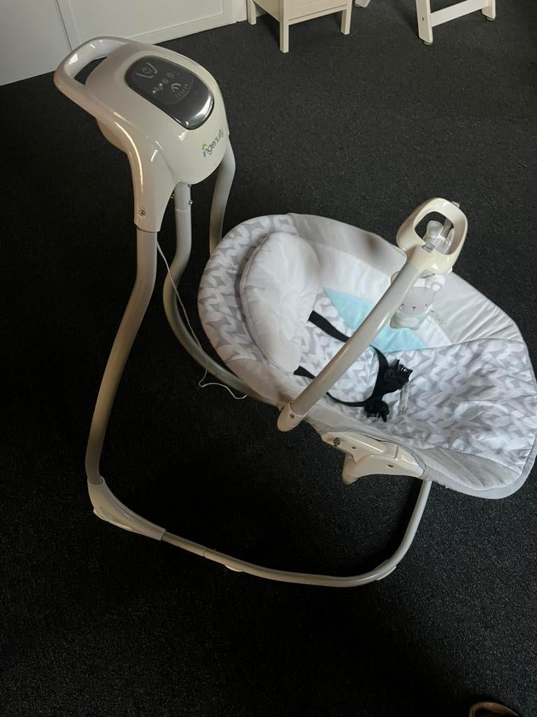 Baby swing/ baby schommel, Ophalen, Zo goed als nieuw