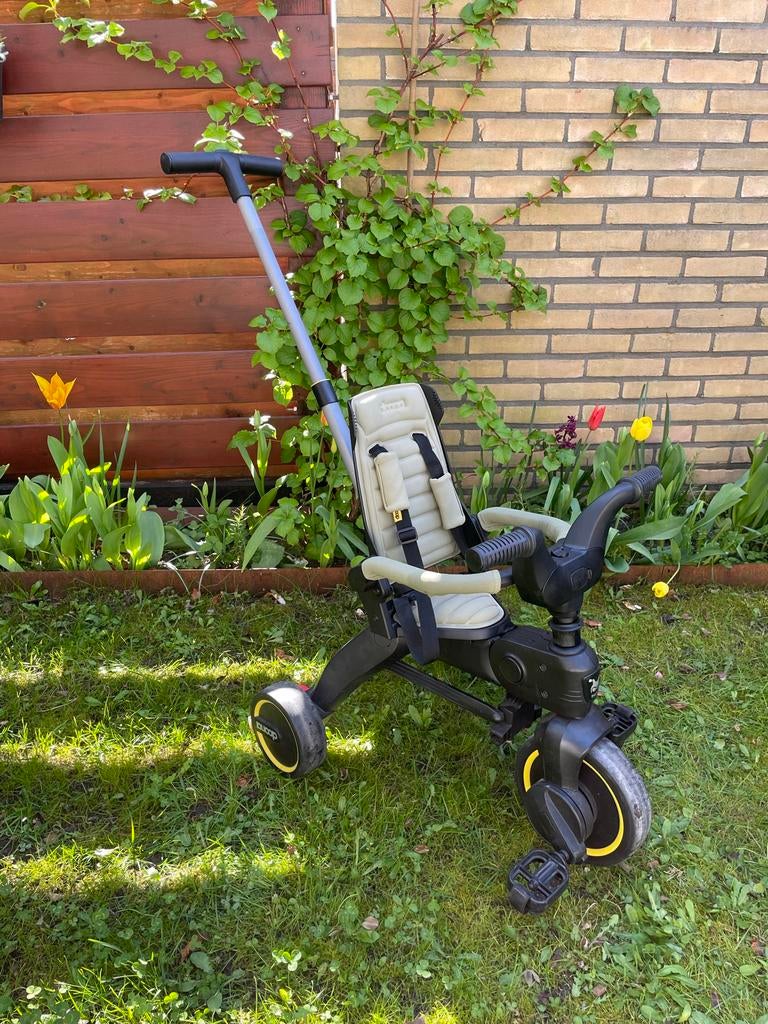 Doona Liki Trike driewieler / duwfiets, Ophalen of Verzenden, Zo goed als nieuw, Duwstang