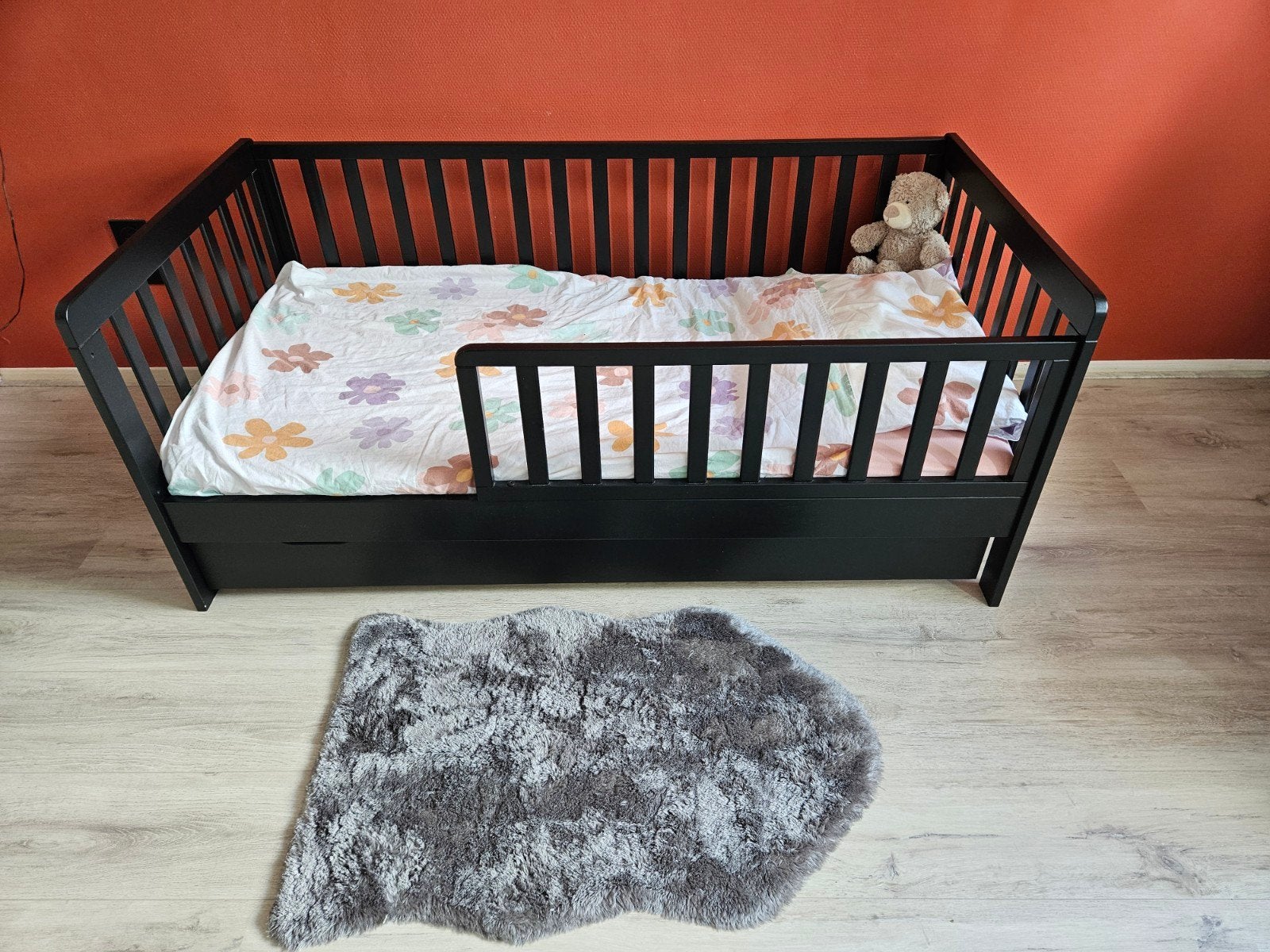 Peuterbed Petit Amelie, Kinderen en Baby's, Kinderkamer | Bedden, Ophalen, 70 tot 85 cm, 140 tot 160 cm, Zo goed als nieuw