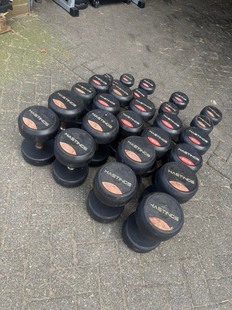 Hastings Dumbbellset 2-30 kg (stappen van 2,5 kg vanaf 20 kg, Ophalen, Gebruikt, Hastings, Hastings
