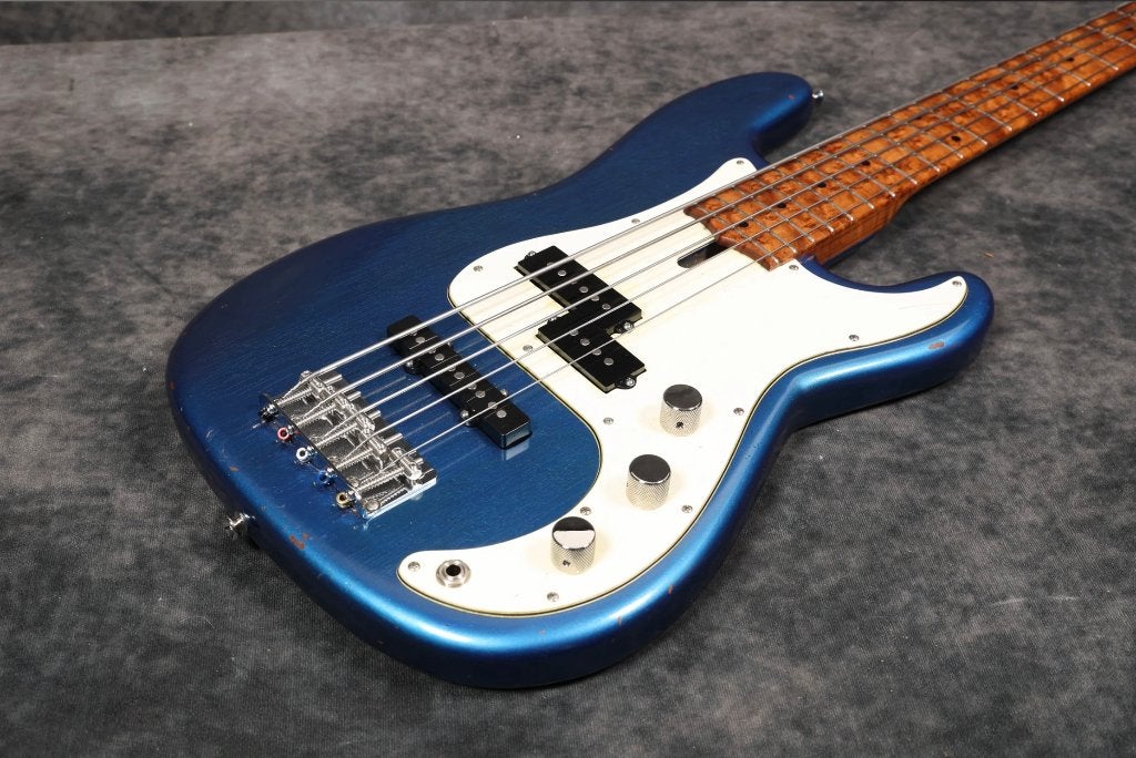Olinto 5-string PJ Blue Veldvet Relic, Muziek en Instrumenten, Snaarinstrumenten | Gitaren | Bas, Ophalen, Nieuw, Elektrisch, 5-snarig