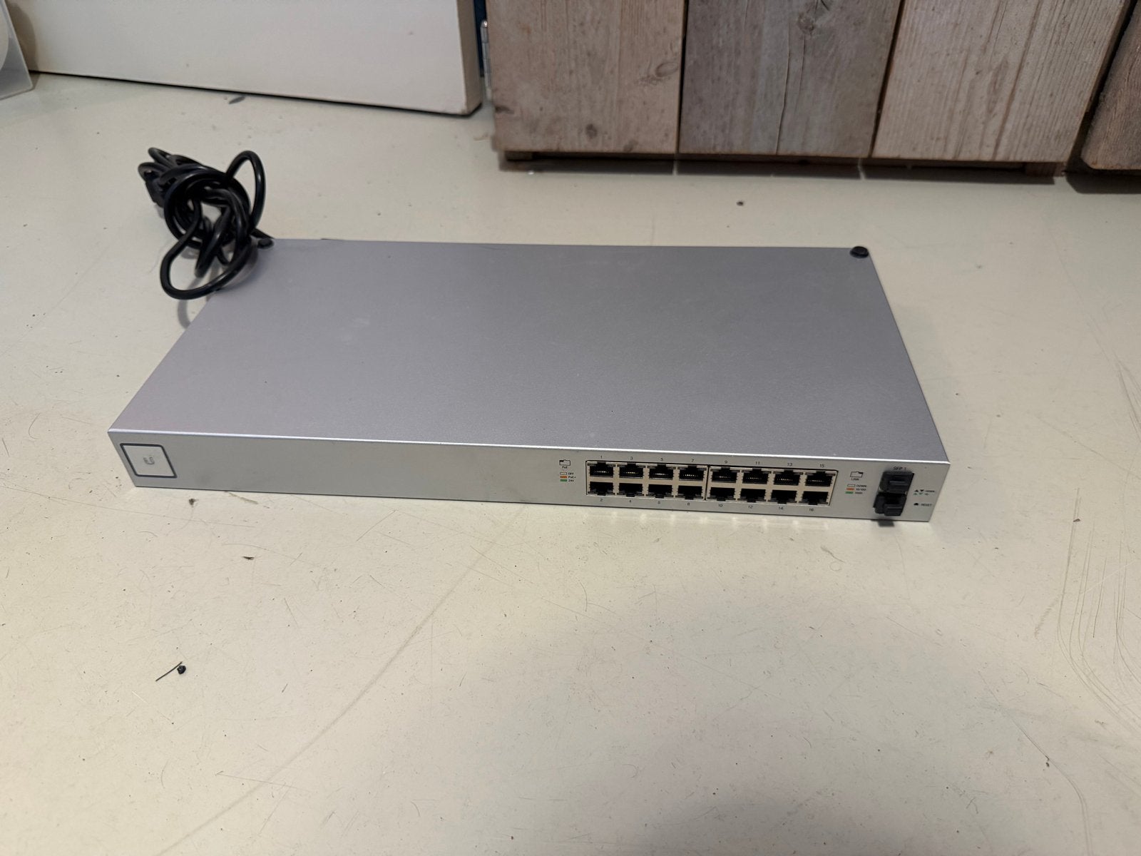 Ubiquiti UniFi Switch 16 150W (US-16-150W), Ophalen of Verzenden, Gebruikt