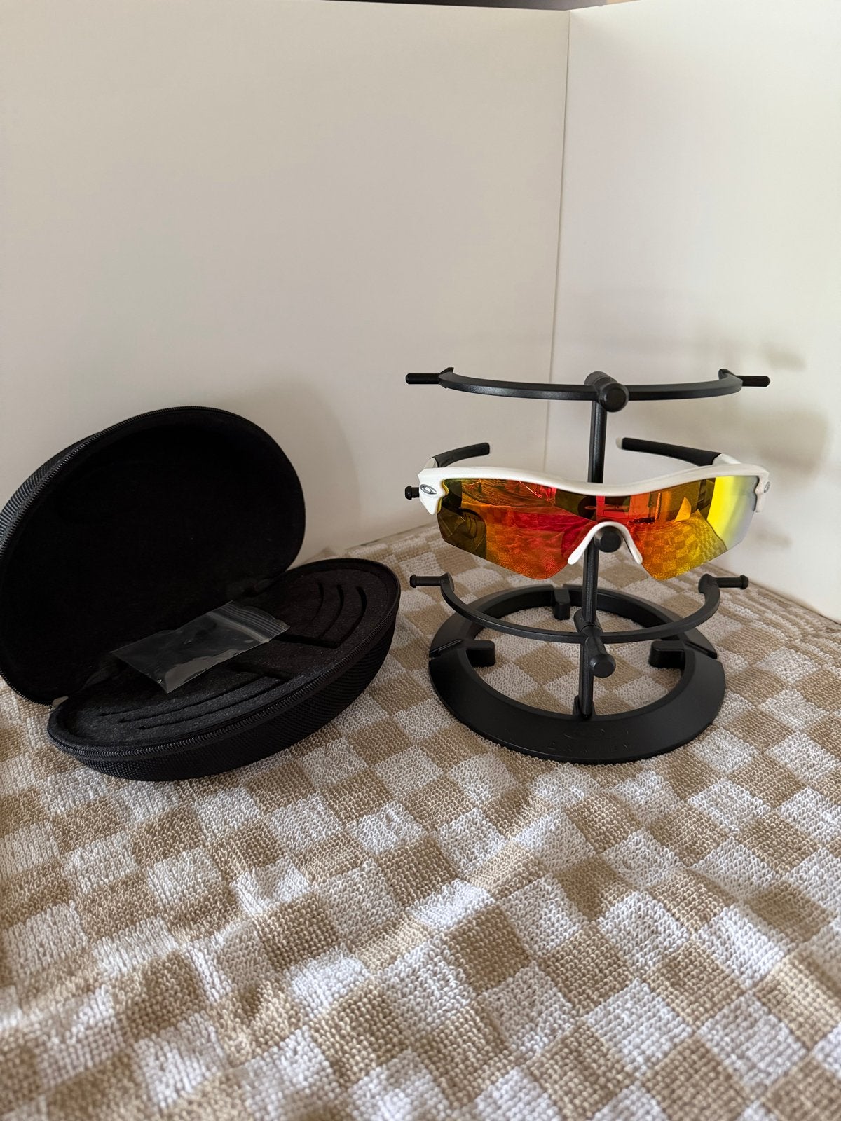 Oakley sportzonnebril wit met oranje spiegelglazen, Zonnebril, Wit, Ophalen of Verzenden, Zo goed als nieuw