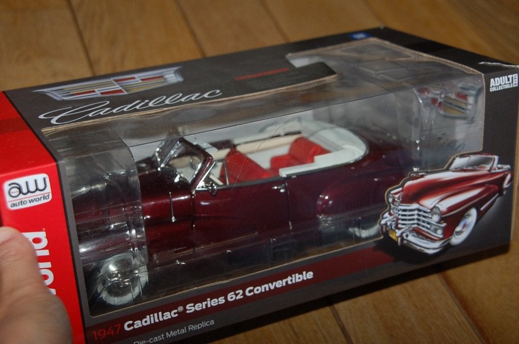 1:18 CADILLAC SERIES 62 Convertible Autoworld WRH, Verzenden, Zo goed als nieuw, Auto, Overige merken