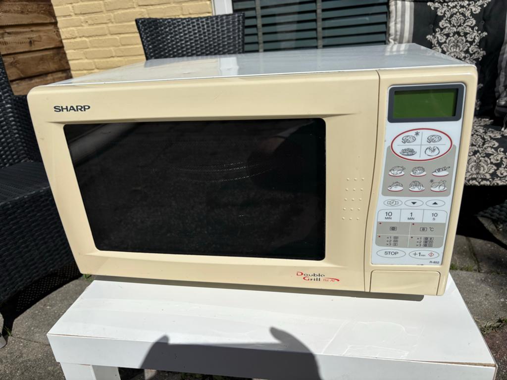 Sharp combimagnetron met grill en hete lucht functie, Witgoed en Apparatuur, Magnetrons, Ophalen, Combimagnetron, Gebruikt, Grill