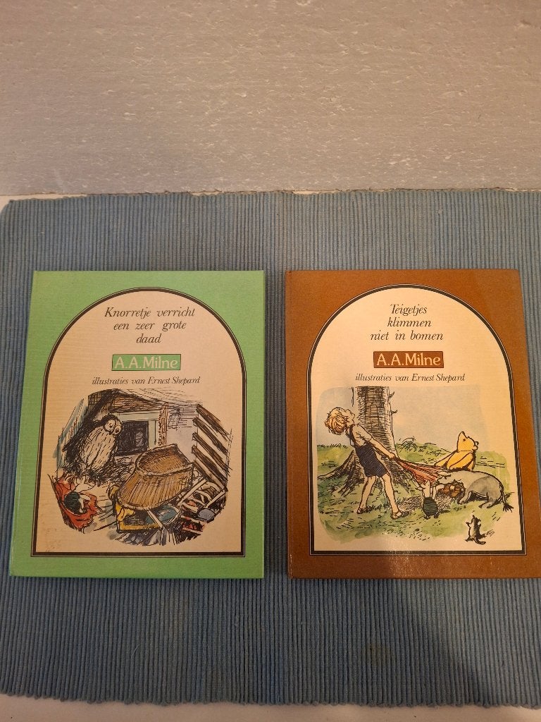 Winnie de Poeh - A A Milne - 2 boekjes - Van Goor - 1977, Boeken, Ophalen of Verzenden, Zo goed als nieuw, A a milne, Fictie algemeen