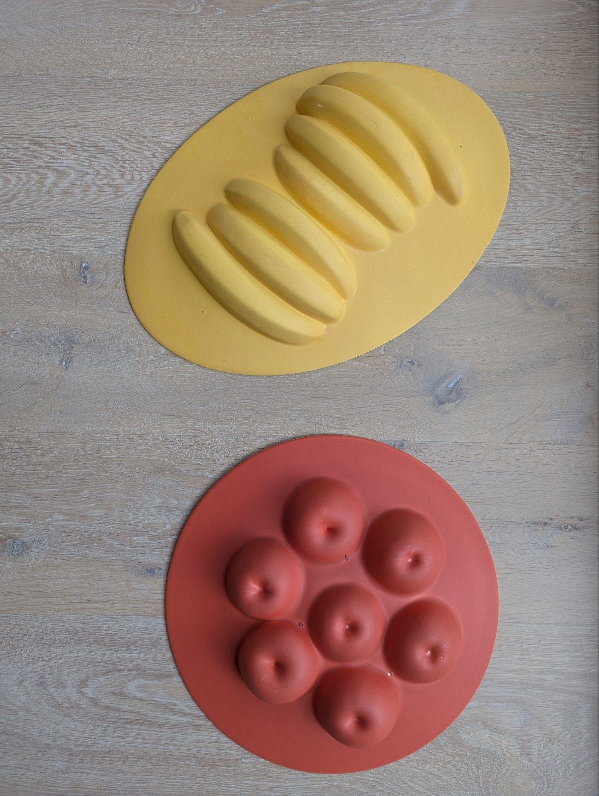 Cor Unum keramiek appelschaal rood en bananenschaal geel, Antiek en Kunst, Antiek | Keramiek en Aardewerk, Ophalen