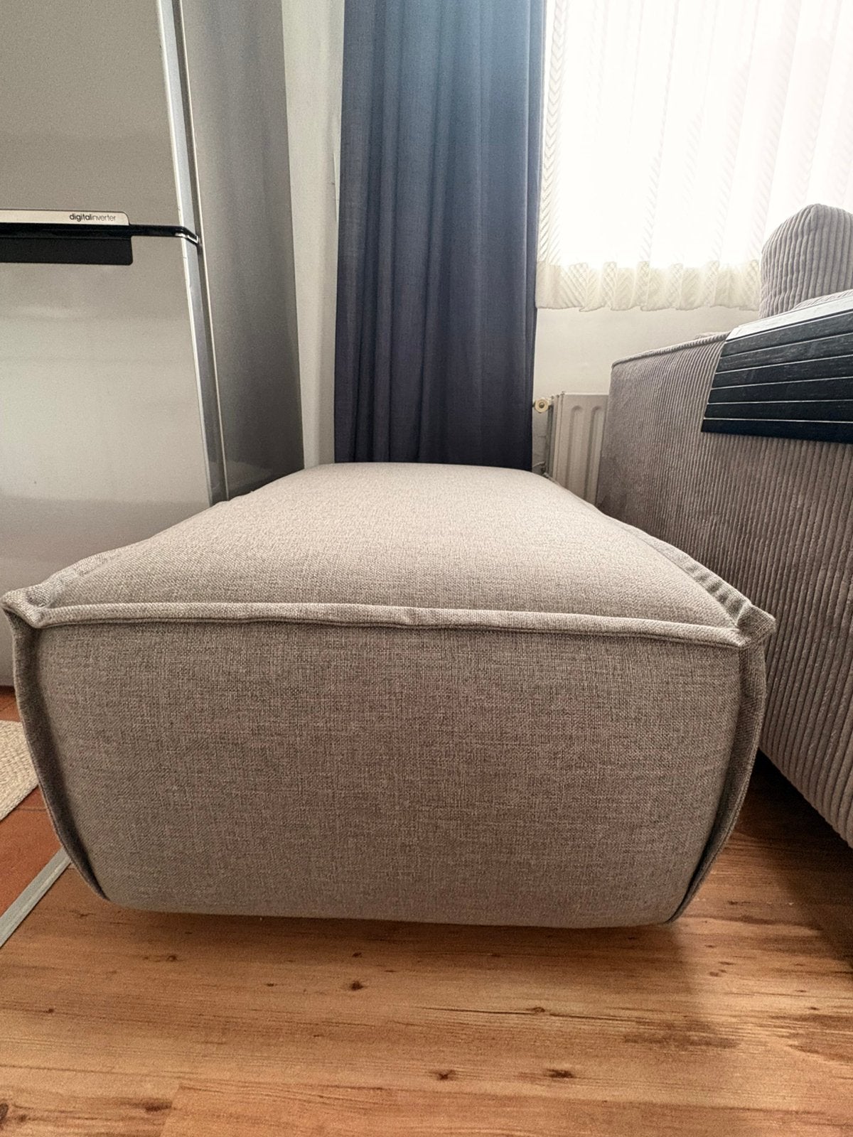 Umix poef lichtgrijs 95 x 65 x 40 cm, Zo goed als nieuw, Rechthoekig, 50 tot 75 cm, 75 tot 100 cm
