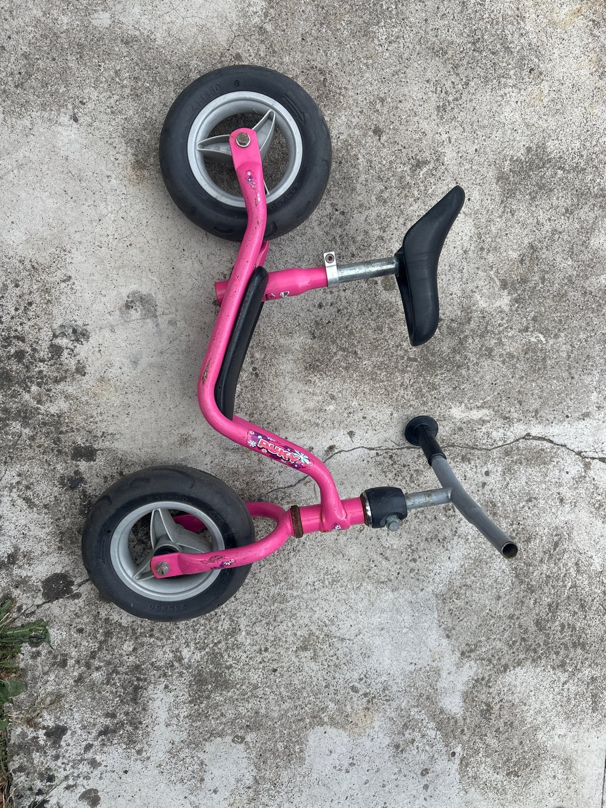 Roze Puky loopfiets, gratis, mist 1 handvat, Ophalen, Gebruikt, Minder dan 16 inch