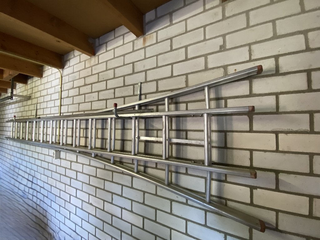 Aluminium uitschuifbare ladder 2x14, Doe-het-zelf en Verbouw, Ophalen, Gebruikt, Ladder, Opvouwbaar of Inschuifbaar