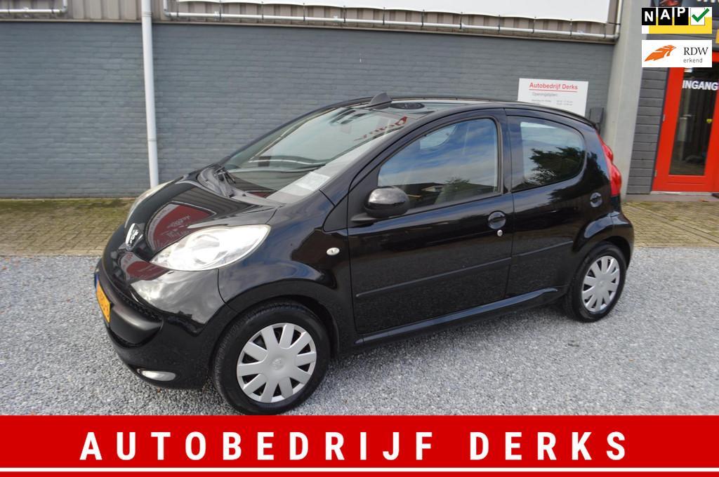 Peugeot 107 1.0-12V XS Airco Stuurbekrachtiging 5Drs Jaar ga, Voorwielaandrijving, Stof, Gebruikt, 4 stoelen