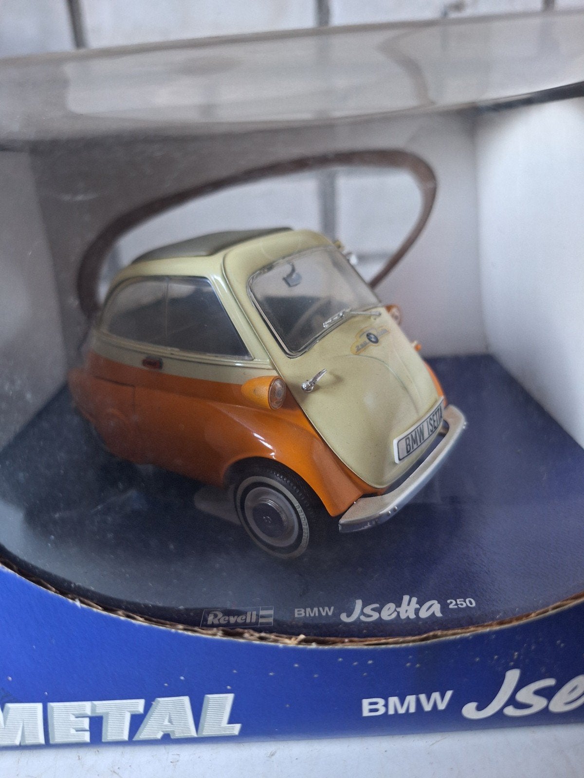 revell bmw isetta schaal 1.18, Ophalen of Verzenden, Zo goed als nieuw, Auto, Revell
