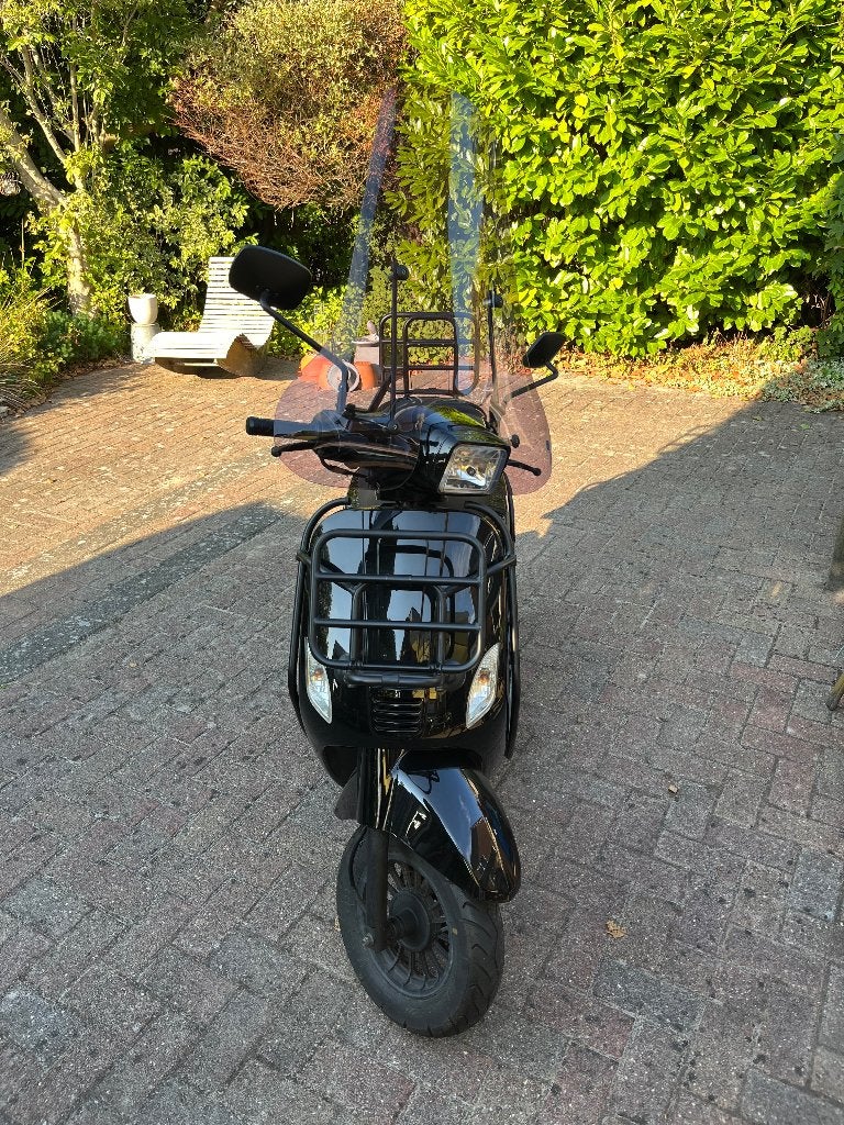 Twee mooie scooters te koop! (afzonderlijk ook mogelijk!), Fietsen en Brommers, Ophalen, Gebruikt, Benzine, Overige merken