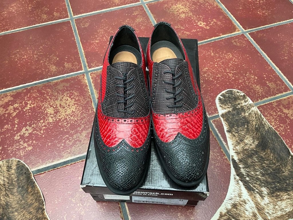 Gave new rock schoenen maat 41 nieuw zwart/rood, Kleding | Heren, Zwart, Nieuw, Ophalen of Verzenden, Gave new rock schoenen maat 41 nieuw zwart/rood