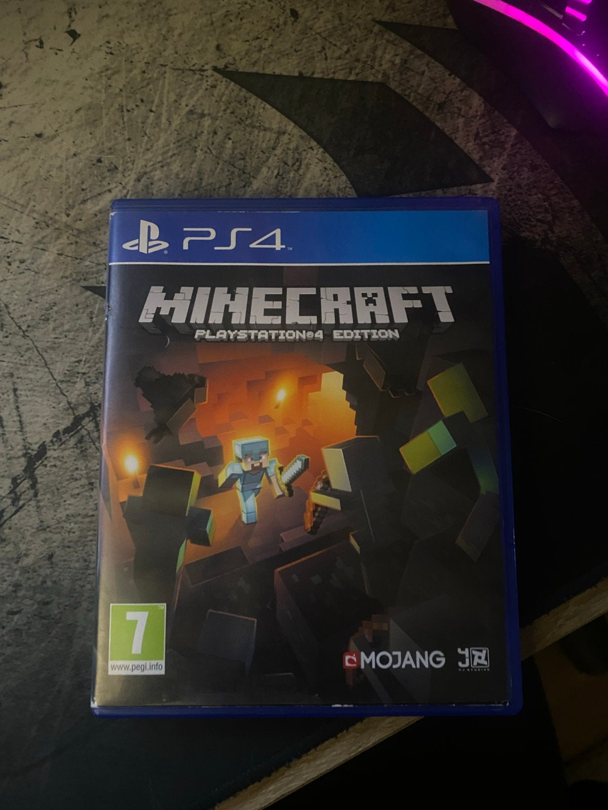 Foto 2 van Minecraft PlayStation 4 Edition - Zo goed als nieuw
